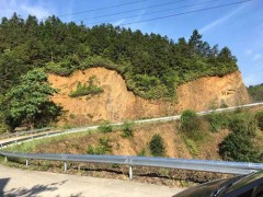 福建波形护栏板厂家供应独立承担150公里以内