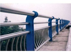 南昌公路护栏板厂家批发 严把质量关，先进仪器设备