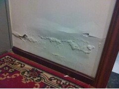你家的墙面掉沙吗？墙面有腻子层脱