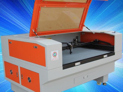 广东纺织设备机器：恒好双头激光切割机裁床，更快更好更省！