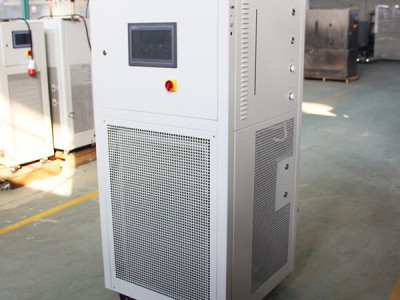 LNEYA高低温一体机应用反应设备控物料温度