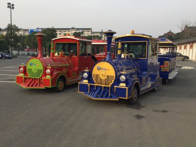 朗迈一拖三62座内燃机小火车 一拖三内燃观光火车 复古火车头无轨观光车 旅游观光火车 62座景区观光小火车
