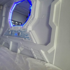 花东龙鑫回到未来系列创业款太空舱酒店设备 家具服务