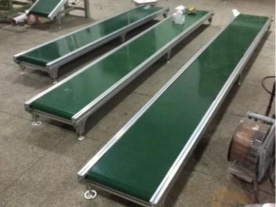 防滑爬坡挡边皮带输送机 建材专用皮