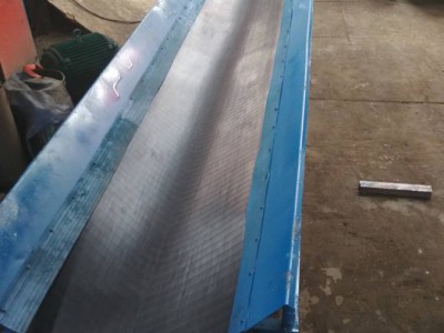 波状挡边爬坡输送机批量加工 建材专