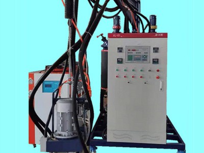 聚氨酯pu自结皮玩具 自结皮儿童玩具发泡机 海绵玩具发泡机 聚氨酯发泡机设备