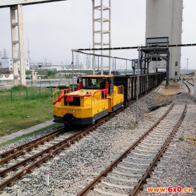 供应新款冶炼设备运输设备公路铁路两用牵引车 天津公铁两用牵引车