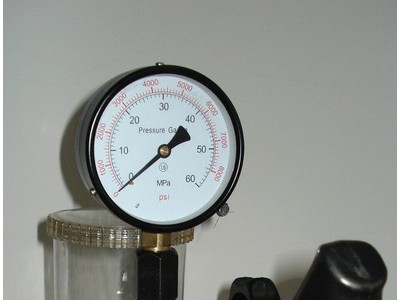共轨油嘴测试仪 油泵喷油器拆装测量