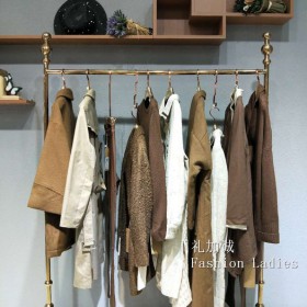 麦中林品牌折扣服装17年新款简约时尚折扣服装批发