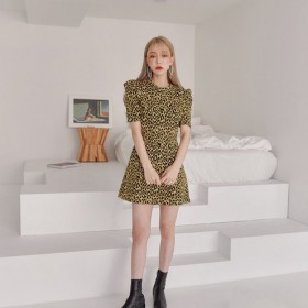 格子行量尾货服装 上海折扣女装批发中国常熟服装尾货市场摆地摊做服装尾货品牌女装批发dlad女装尾货中国常熟服装尾货市场量