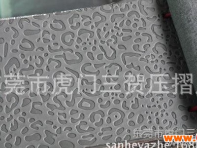 压花厂提供专业服装压褶加工 精美图案服装面料压花