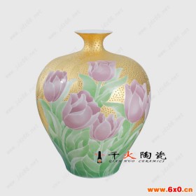 家居陶瓷花瓶造型多样 景德镇技师做工精美陶瓷