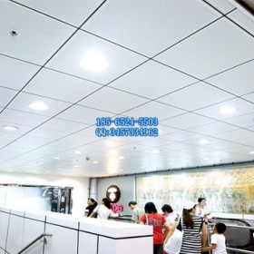 过道家居商场/餐馆白色双色明架跌级铝扣板