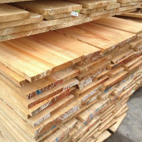 辐射松烘干材 家居建筑板材 辐射松建筑板材 建筑专用板材 原木