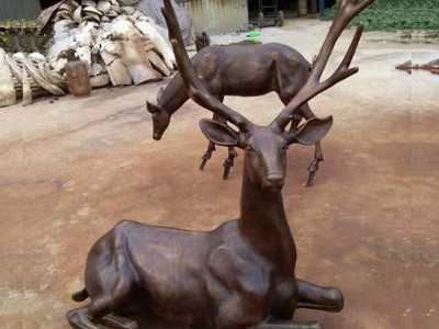 卫恒铜雕制作铸铜鹿雕塑家居摆放   步行街装饰品