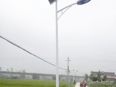 新能源路灯 农村新能源路灯 新式农村新能源路灯价格