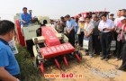 青农大自主研发，世界首台花生秧果兼收型收获机亮相