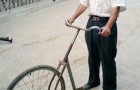 山东滨州农民发明自行车耕地机省时省力