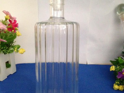 竖条纹造型玻璃工艺酒瓶吹制横纹造型玻璃酒瓶手工玻璃酒瓶