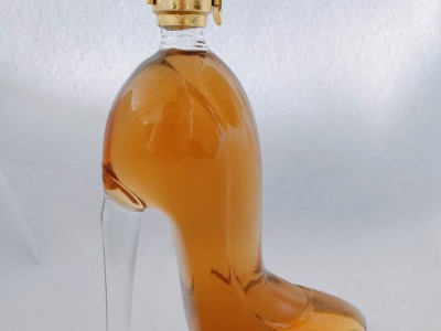 高跟鞋造型玻璃酒瓶女人鞋造型玻璃艺术酒瓶吹制白酒瓶