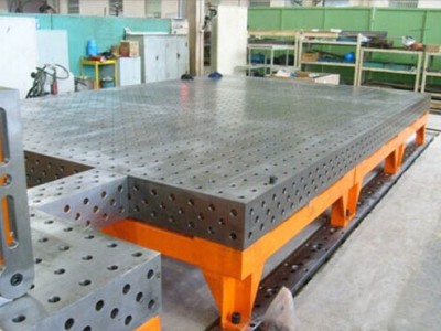 云南焊接平板厂家_磊兴机械_供应铸铁焊接平台