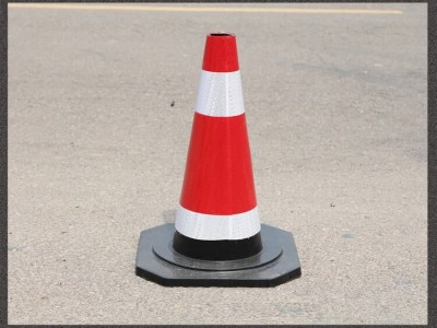 上海道路安全警示路锥 橡胶路锥防撞