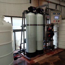 一级纯水设备_ 铝氧化表面清洗反渗透_原水处理设备|