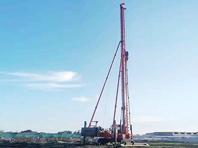 陕西CFG桩机~河北鼎峰工程订制32米长螺旋钻机