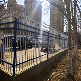 户外栏杆围墙护栏庭院工厂小区隔离围栏公园铁艺防护围栏家用栅栏
