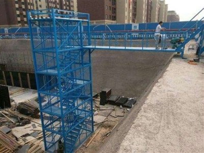 安全爬梯供应「合新建筑」香蕉式|施工梯笼批发@青海西宁