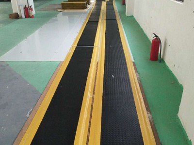 工业脚踏垫，黑底黄边脚踏垫，工位