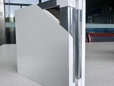 洁净彩钢板表面光洁度与洁净性能