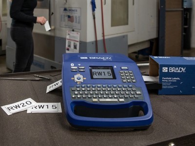 M710便携式标签打印机