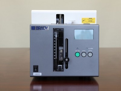 Brady LA1试管打印贴标一体机