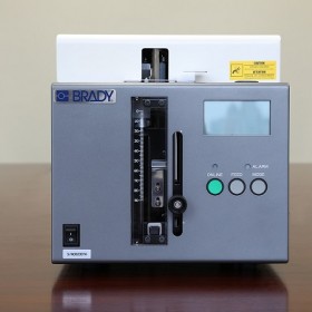 Brady LA1试管打印贴标一体机